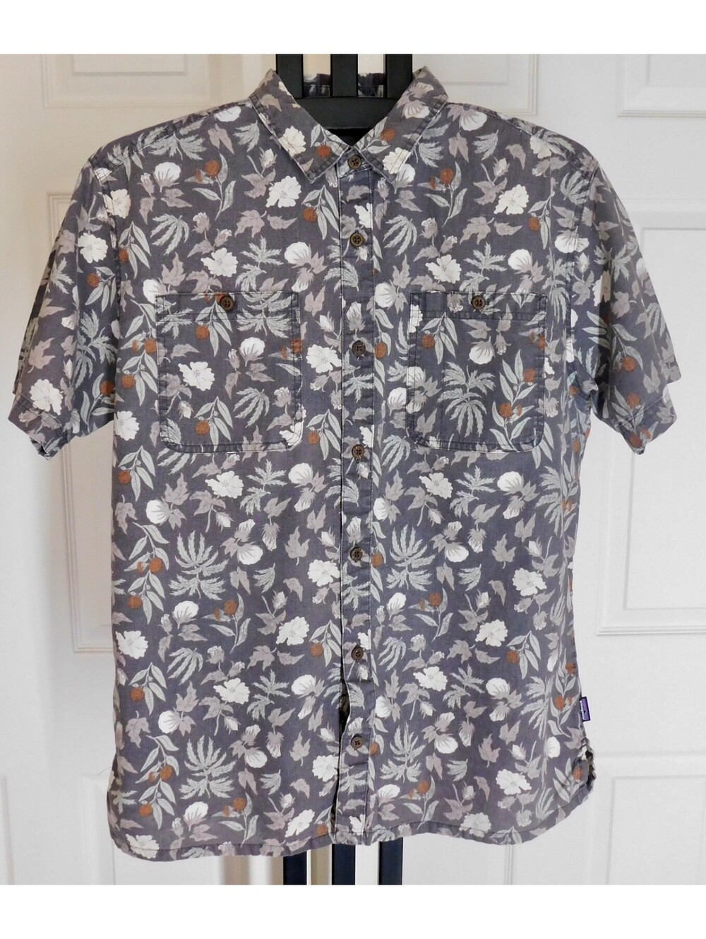 Patagonia Men's Large Shirt Gray Floral Hemp Organic Cotton Short Sleeve Button